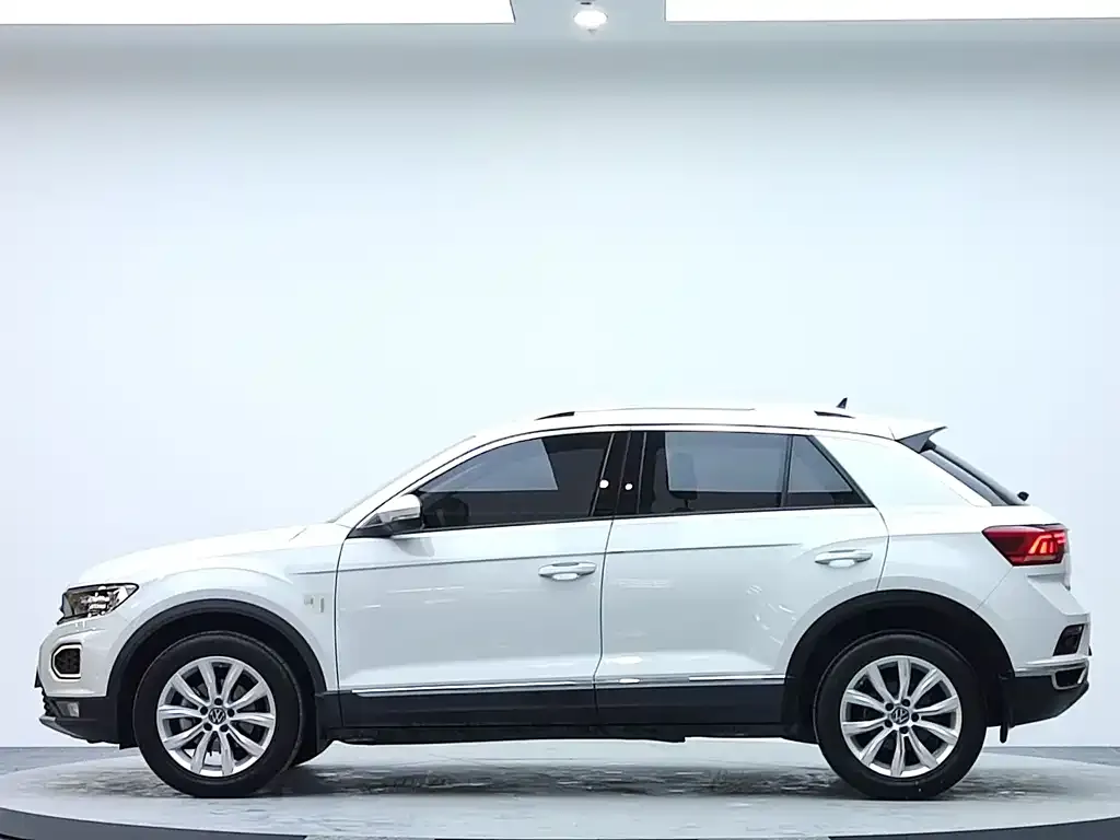 Volkswagen T-Roc — фото 3