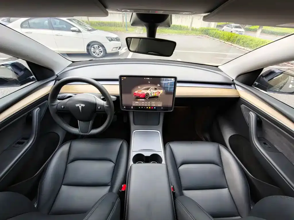 Tesla Model Y — фото 3