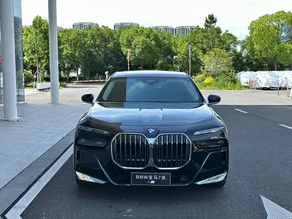 BMW 7 Series — фото 4