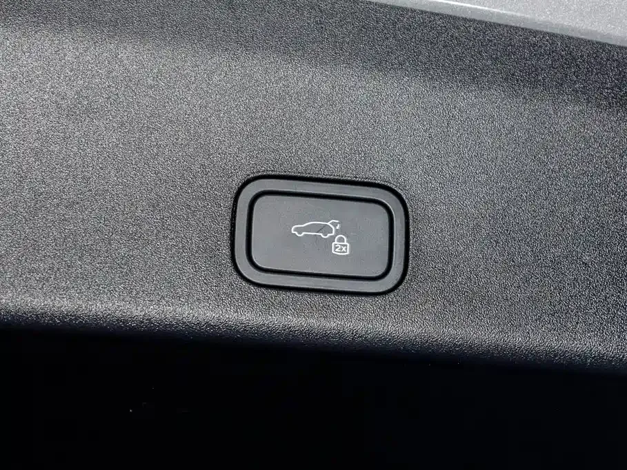 Li Auto i6 — фото 10