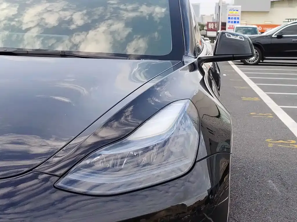 Tesla Model 3 — фото 3