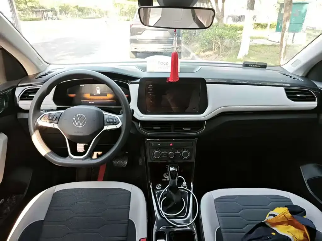 Volkswagen Tharu — фото 2