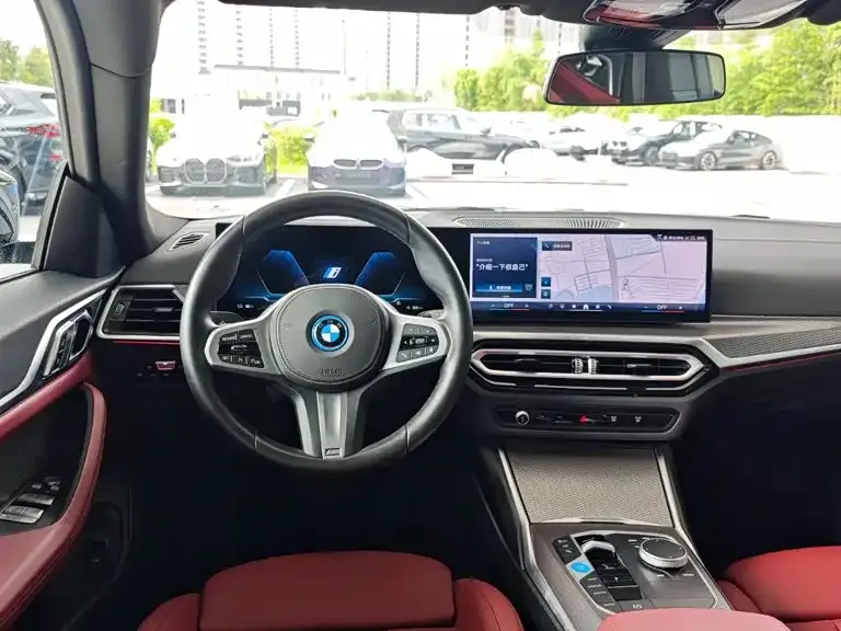 BMW i4 — фото 8