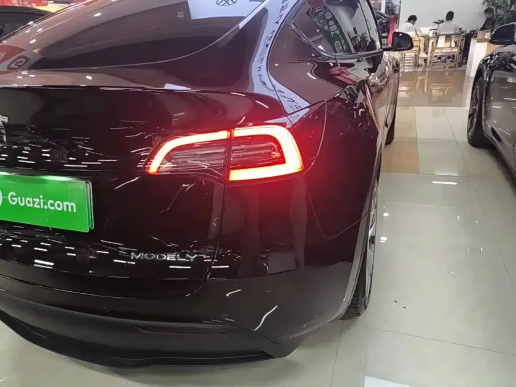 Tesla Model Y — фото 3