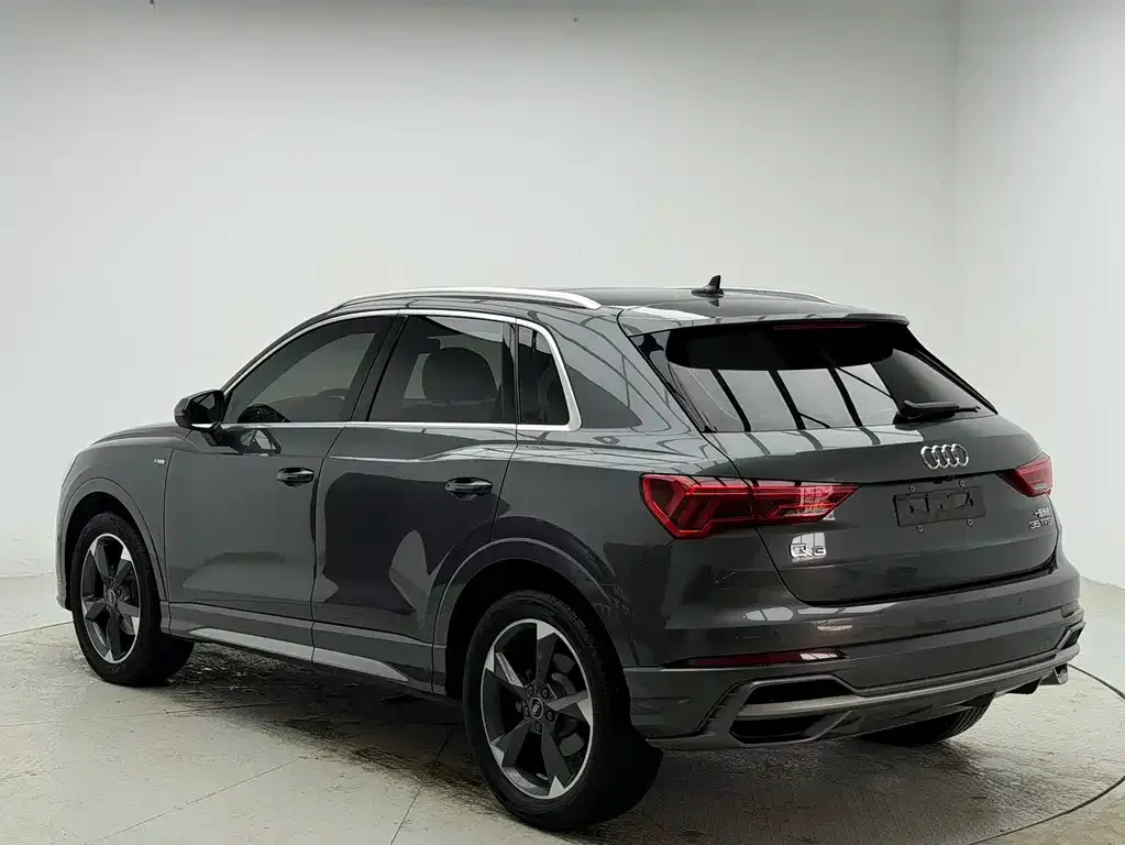 Audi Q3 — фото 10