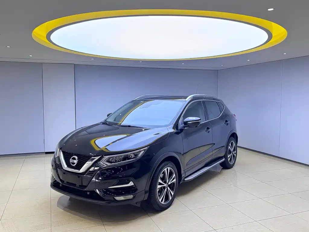 Nissan Qashqai — фото 1