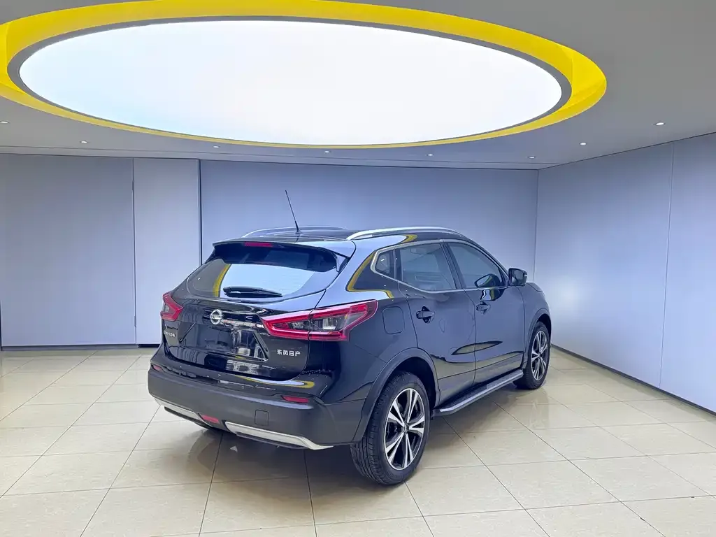 Nissan Qashqai — фото 9