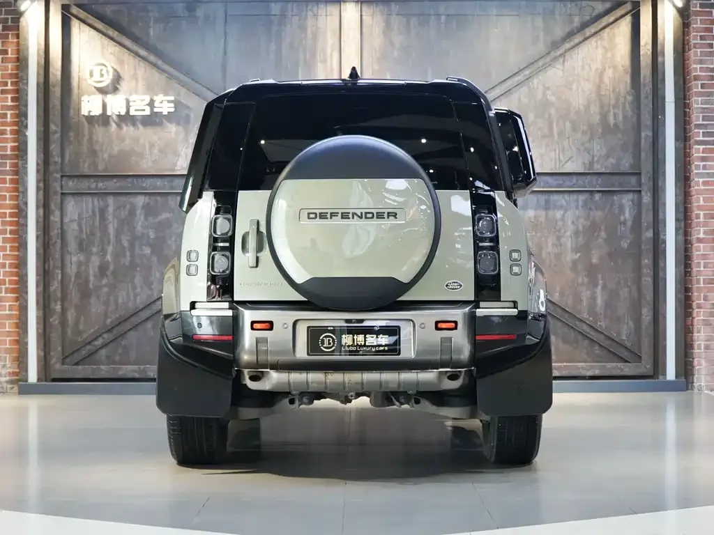Land Rover Defender — фото 6