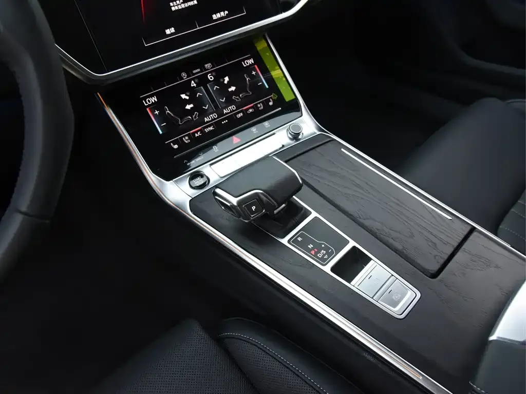 Audi A6L — фото 8