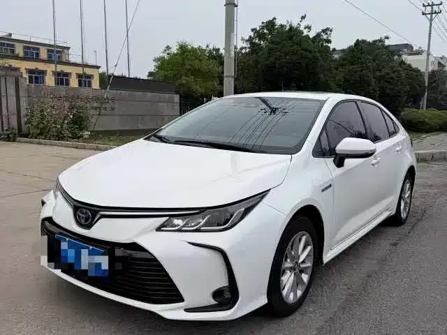 Toyota Corolla — фото 1