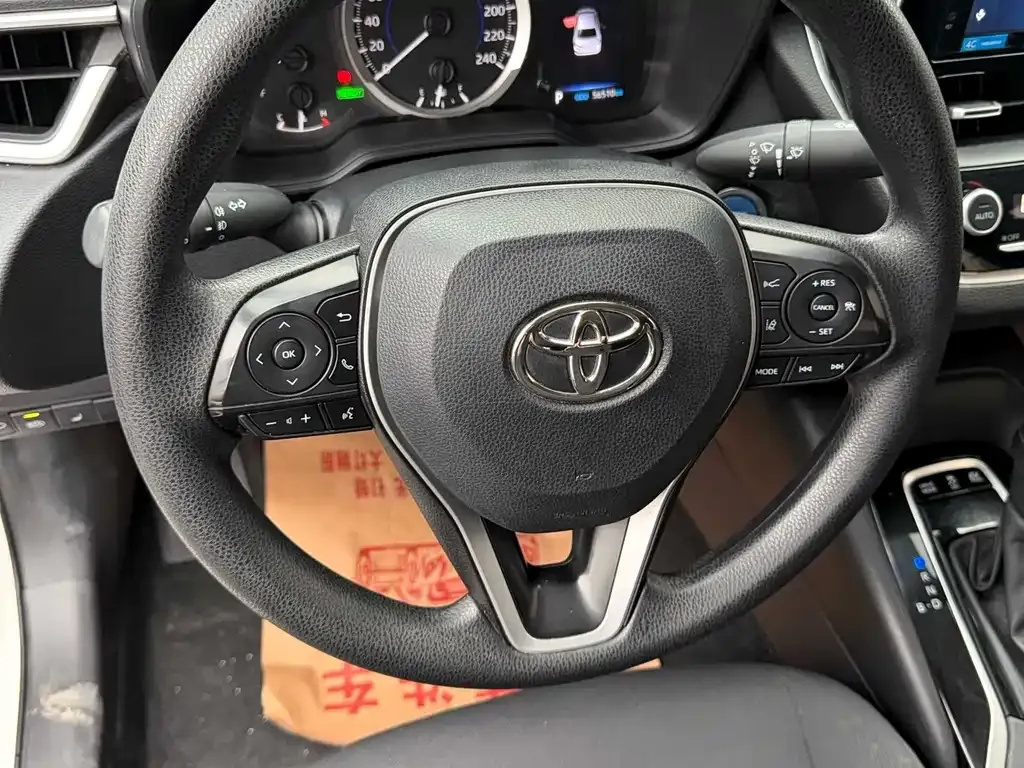 Toyota Corolla — фото 10