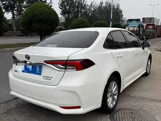 Toyota Corolla — фото 3
