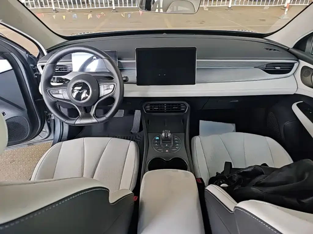 BYD Seal 05 DM-i — фото 6