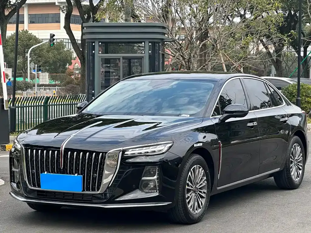 Hongqi H5 — фото 1