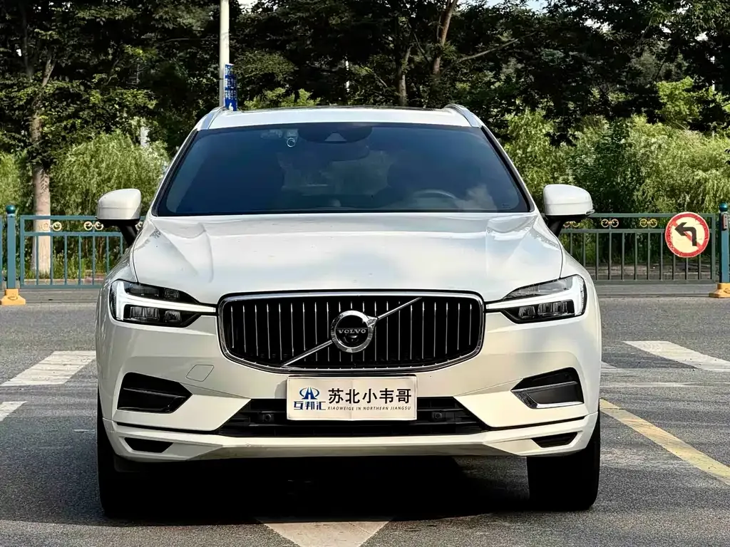 Volvo XC60 — фото 7