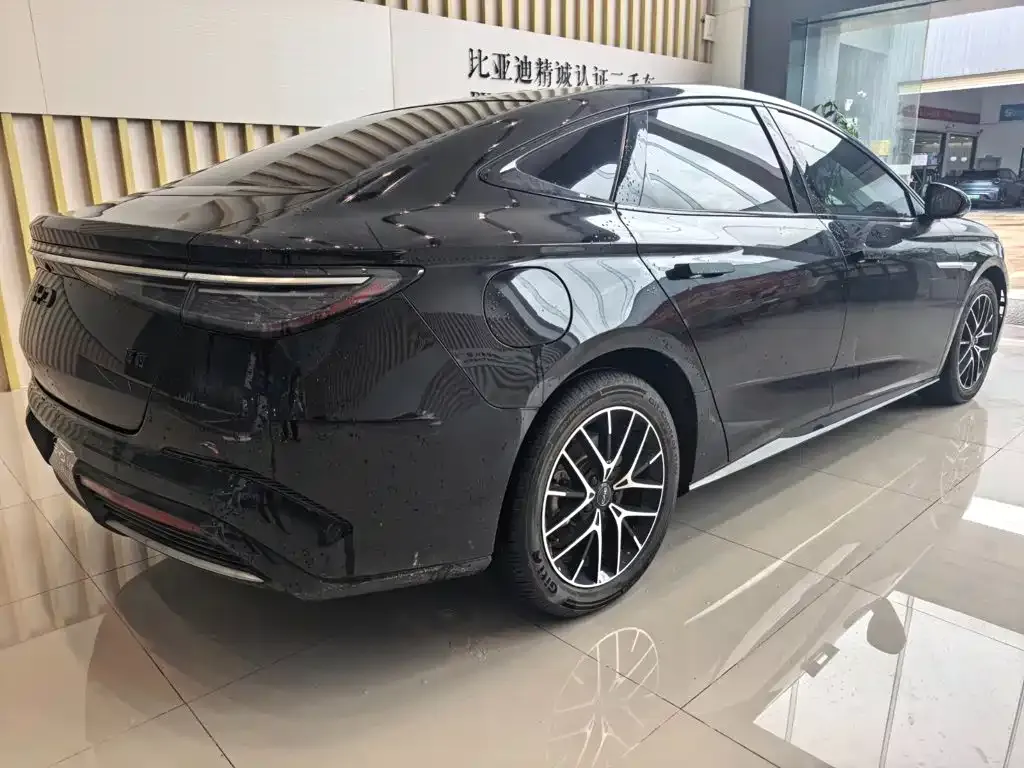 BYD Seal — фото 3
