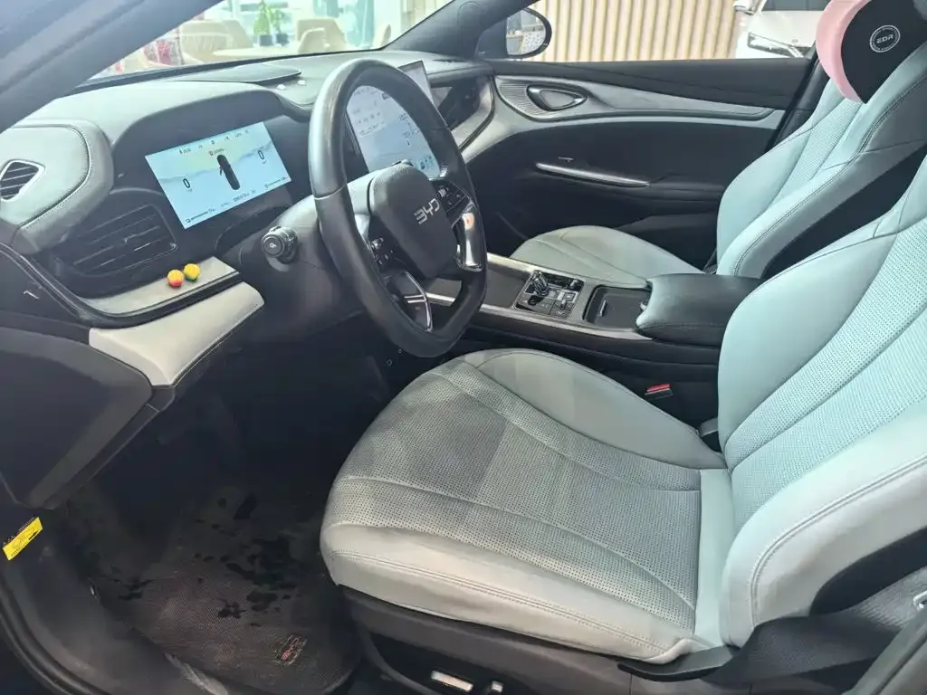 BYD Seal — фото 10