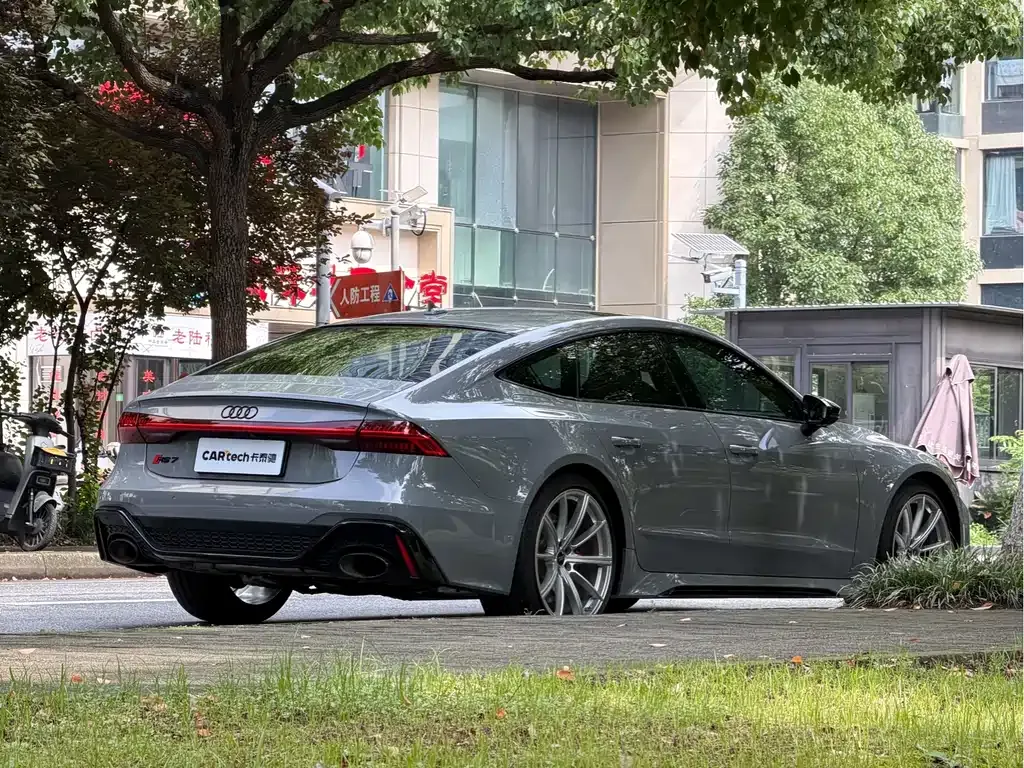 Audi RS 7 — фото 7