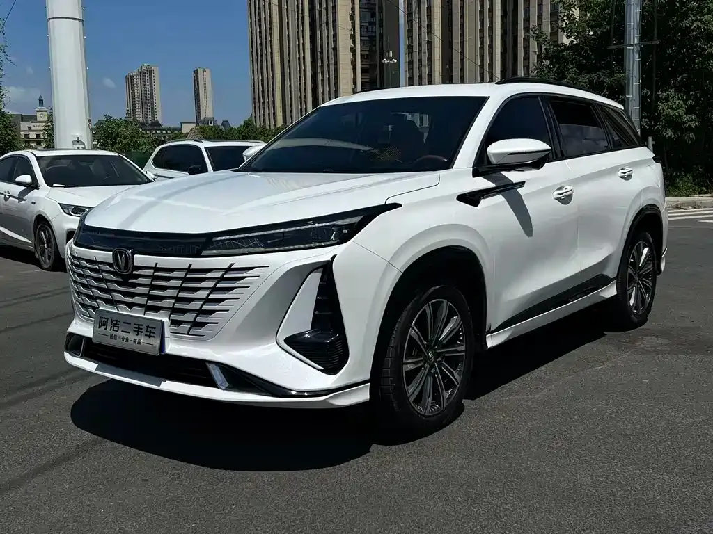 Changan CS75PLUS — фото 1
