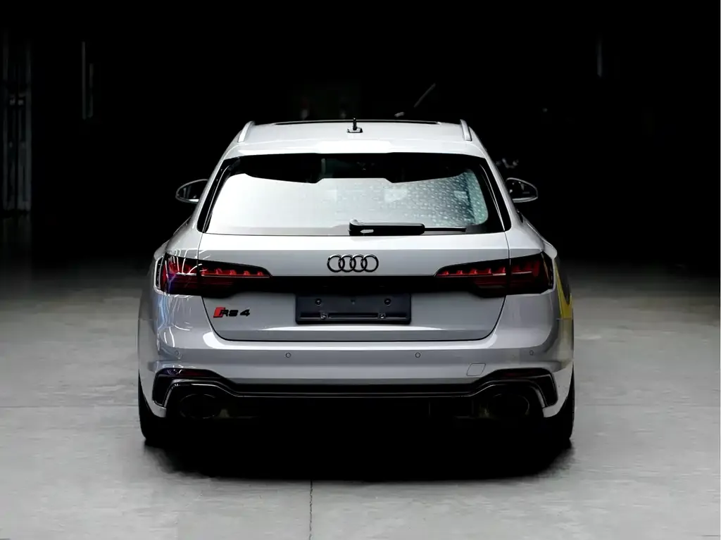 Audi RS 4 — фото 3