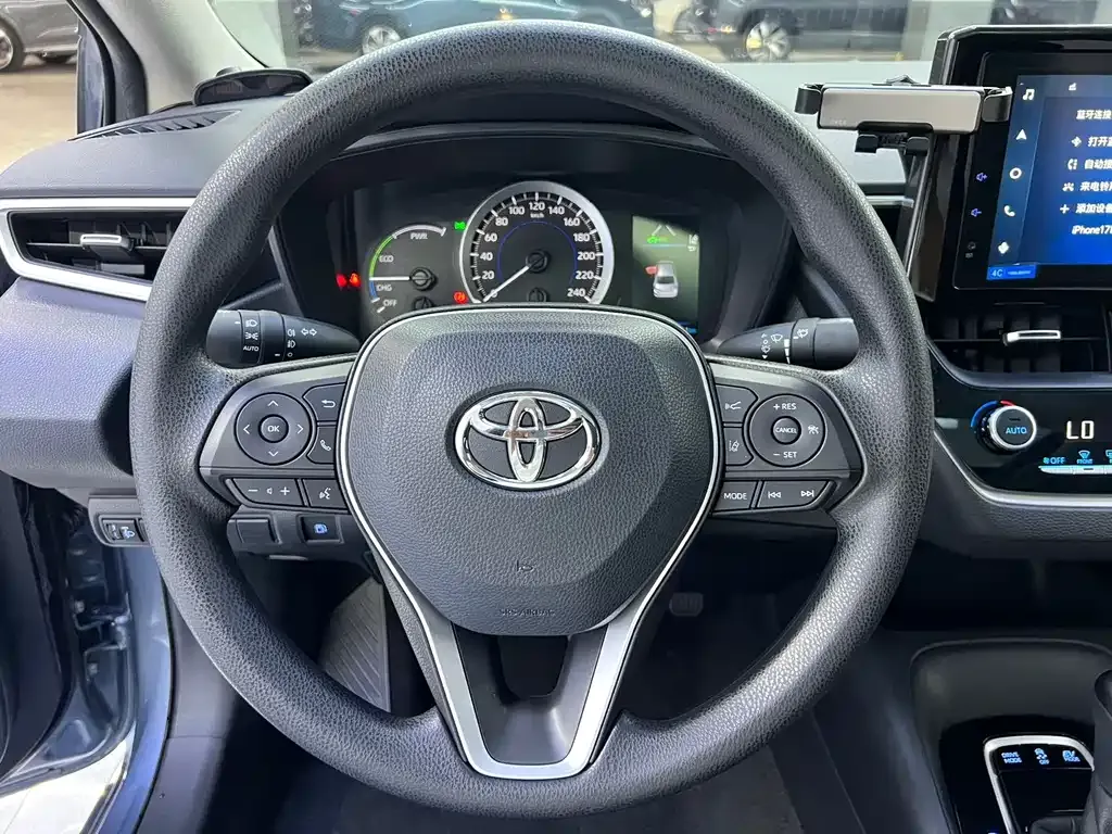Toyota Corolla — фото 6