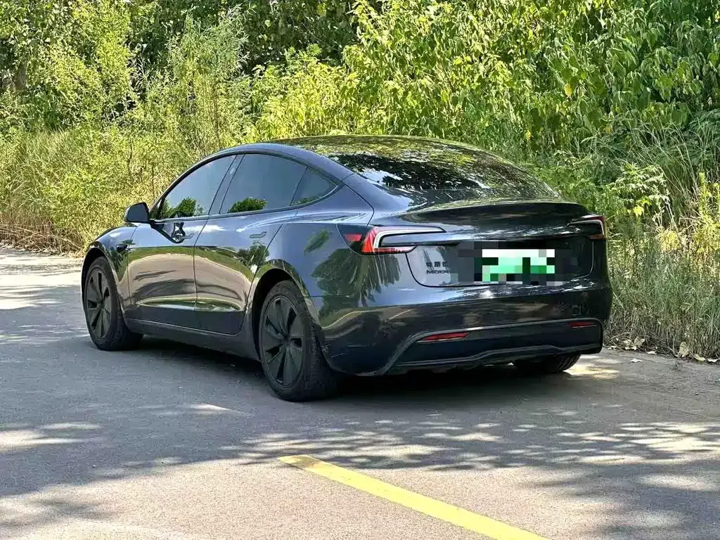 Tesla Model 3 — фото 5