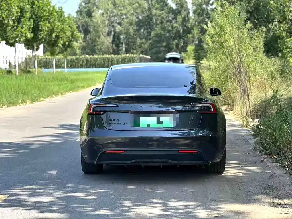 Tesla Model 3 — фото 4