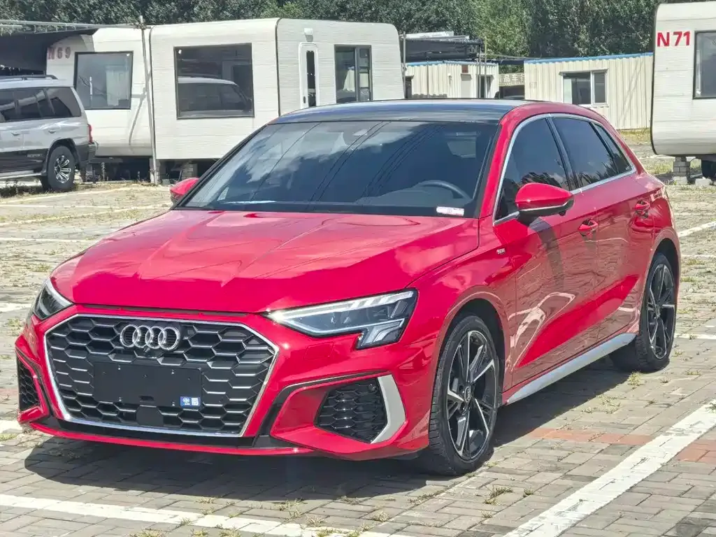 Audi A3 — фото 1