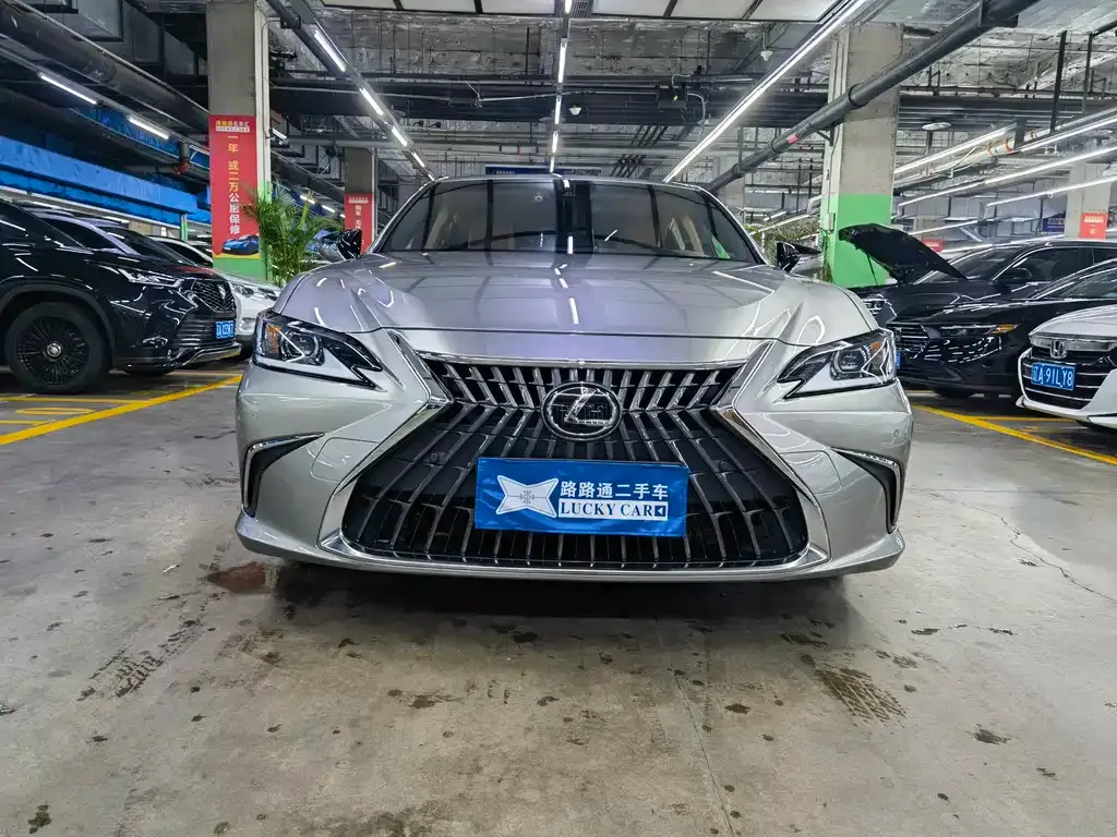 Lexus ES — фото 9