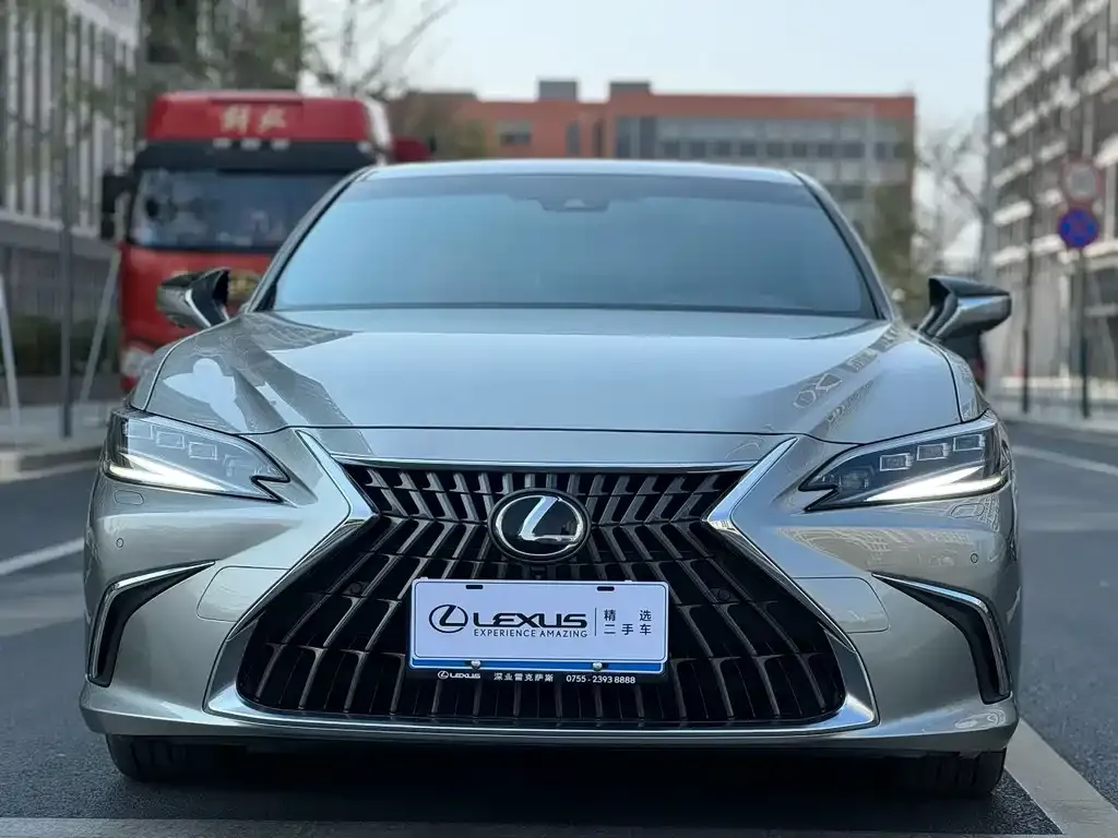 Lexus ES — фото 9