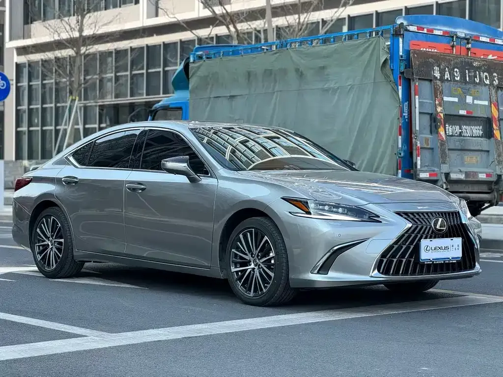 Lexus ES — фото 7
