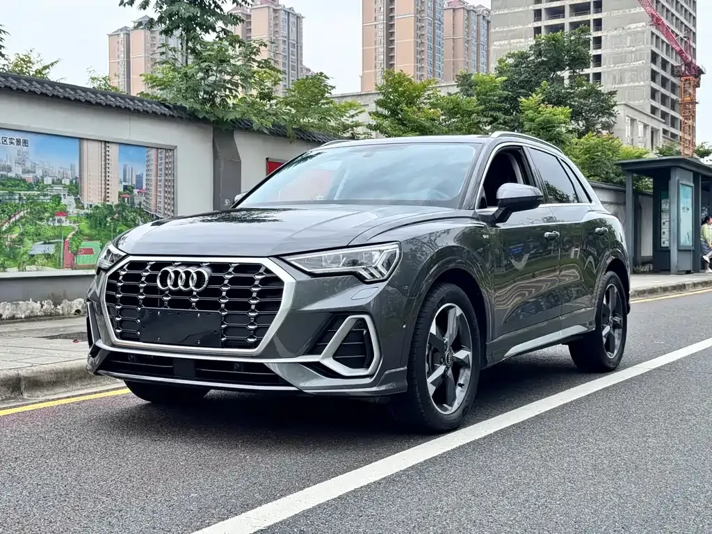 Audi Q3 — фото 1