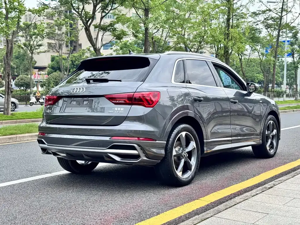 Audi Q3 — фото 9