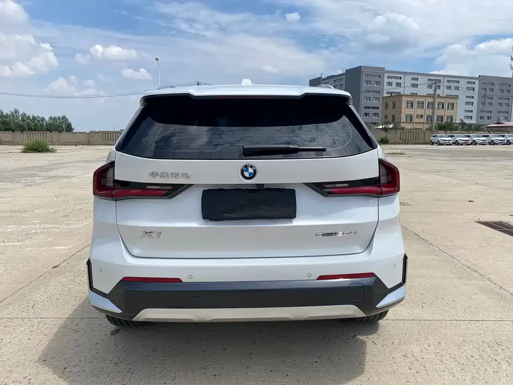 BMW X1 — фото 10