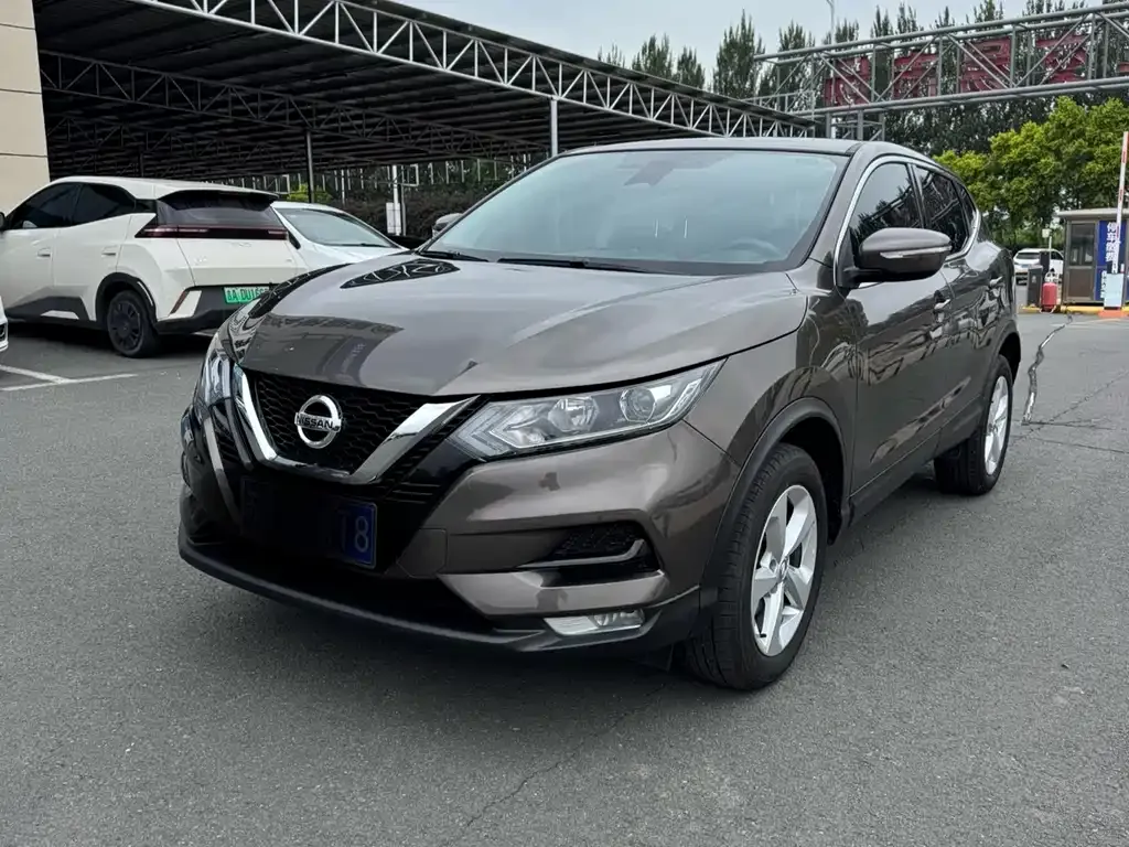 Nissan Qashqai — фото 1