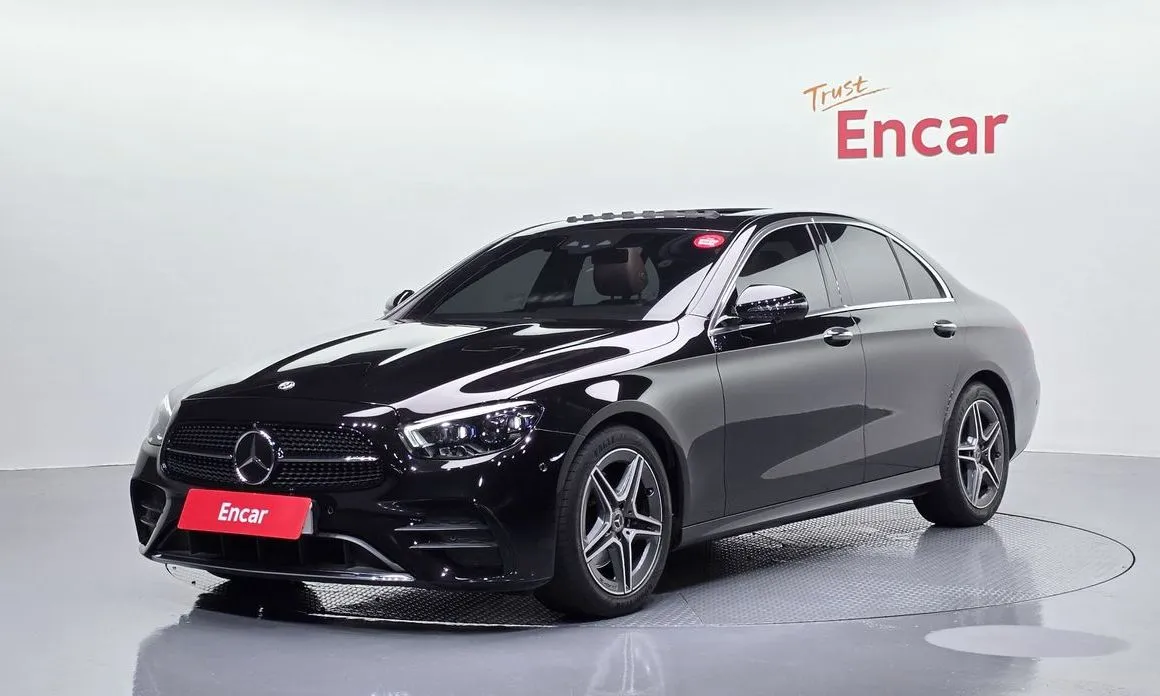 Mercedes-Benz E-Class — фото 1