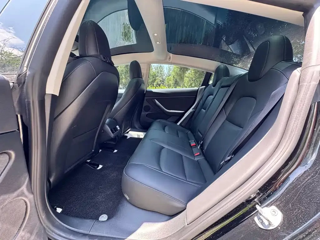 Tesla Model 3 — фото 4