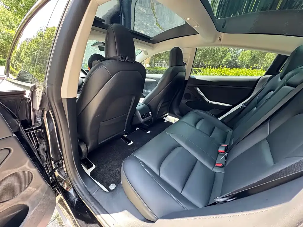 Tesla Model 3 — фото 2
