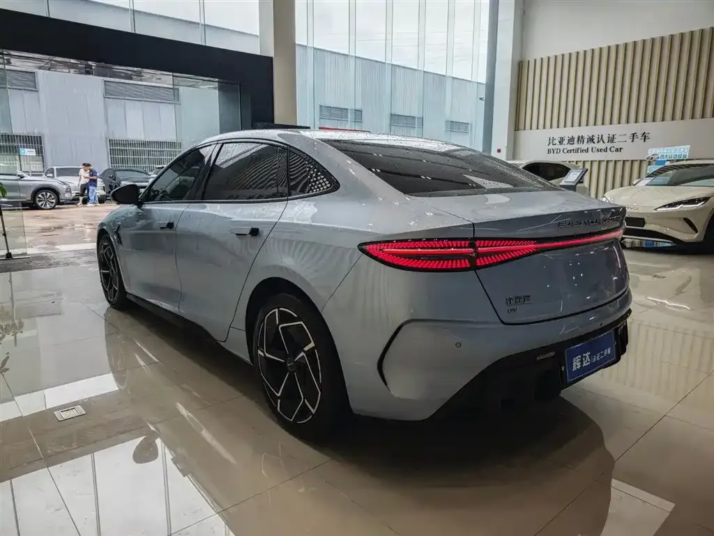 BYD Seal — фото 8