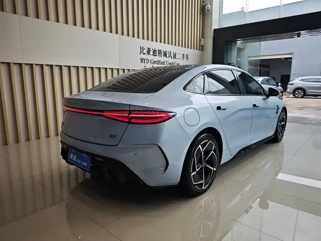 BYD Seal — фото 7