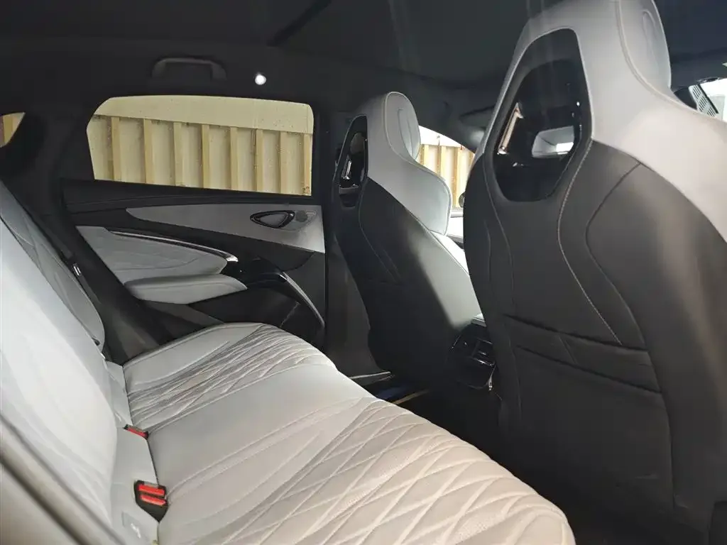 BYD Seal — фото 3