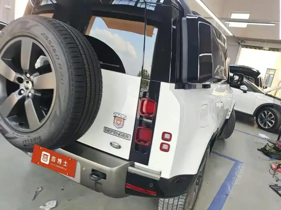 Land Rover Defender — фото 4