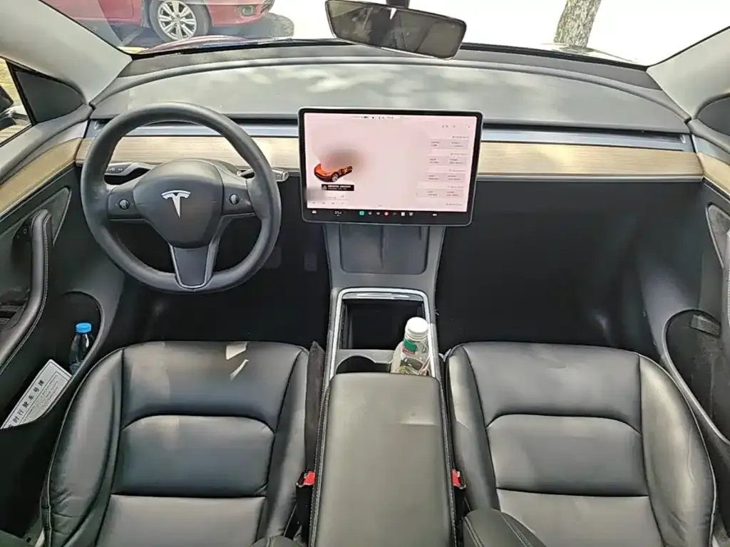 Tesla Model Y — фото 7