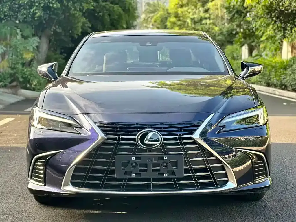 Lexus ES — фото 1