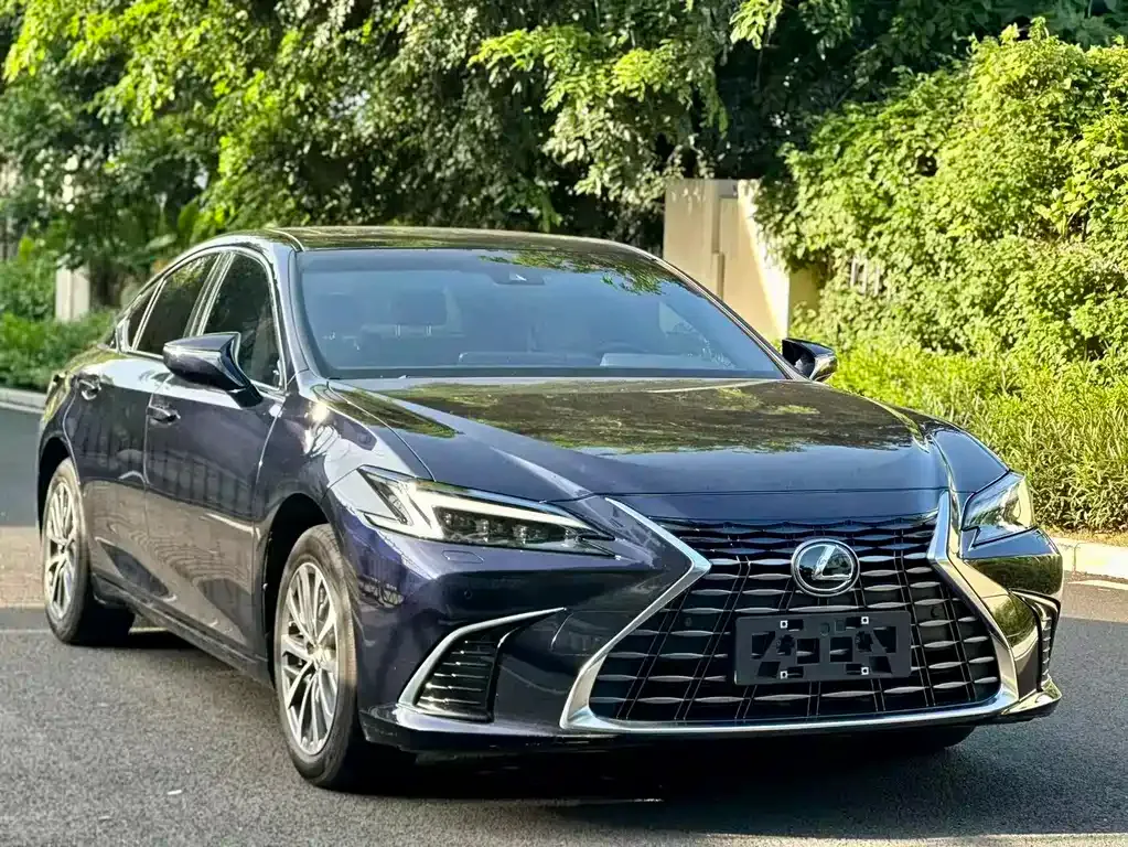 Lexus ES — фото 9