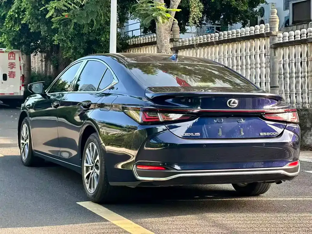 Lexus ES — фото 6