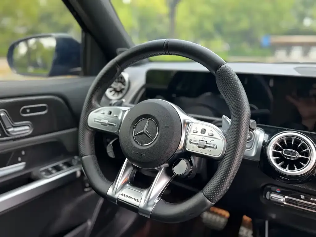 Mercedes-Benz GLB AMG — фото 4