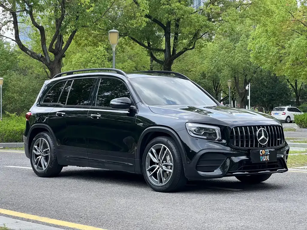 Mercedes-Benz GLB AMG — фото 8
