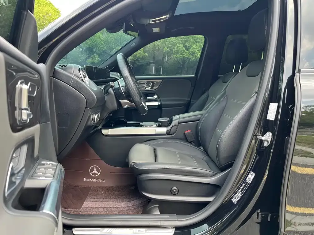 Mercedes-Benz GLB AMG — фото 2