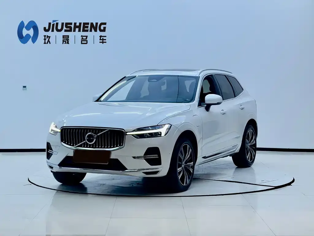 Volvo XC60 PHEV — фото 1